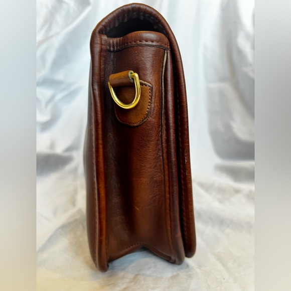 Vintage COACH NYC Classic Pouch Leather Shoulder Bag - No. 147-5201 - Picture 5 of 13